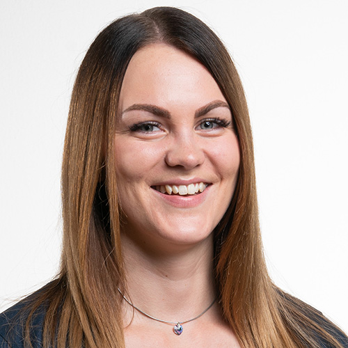 Unternehmen Denise Gerhards Portrait 1 - Unternehmen