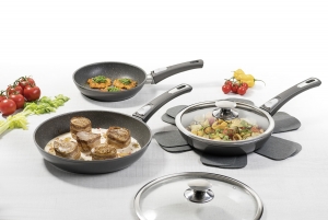 Bonafit Pfannen Set7tlg A Ambiente RGB 300x201 - Bonafit_Pfannen_Set7tlg_A_Ambiente_RGB