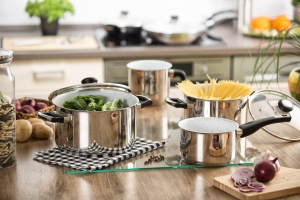 Cerafit Mant Blanc Topfset 6Teile Ambiente Spinat u Spaghetti IMG 2071 300x200 - Cerafit Mant Blanc_Topfset 6Teile_Ambiente_Spinat u Spaghetti_IMG_2071