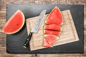 Nicer Dicer Knife Melone rot auf Schiefer 300x200 - Nicer Dicer Knife_Melone_rot auf Schiefer